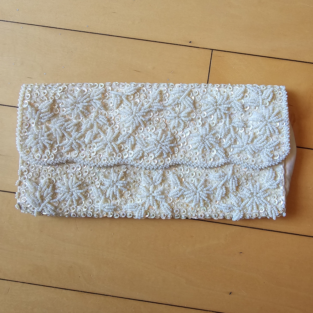 Elegant Cream Beaded Clutch